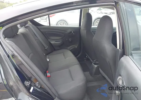 2017 Nissan Versa 1.6 S z USA, uszkodzony, nr VIN 3N1CN7AP1HL833438